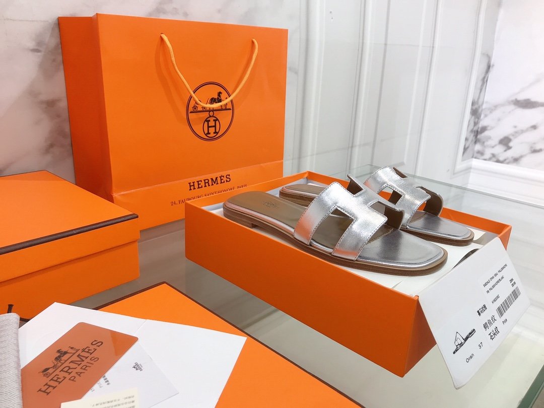 HERMES SANDAL SILVER ORAN