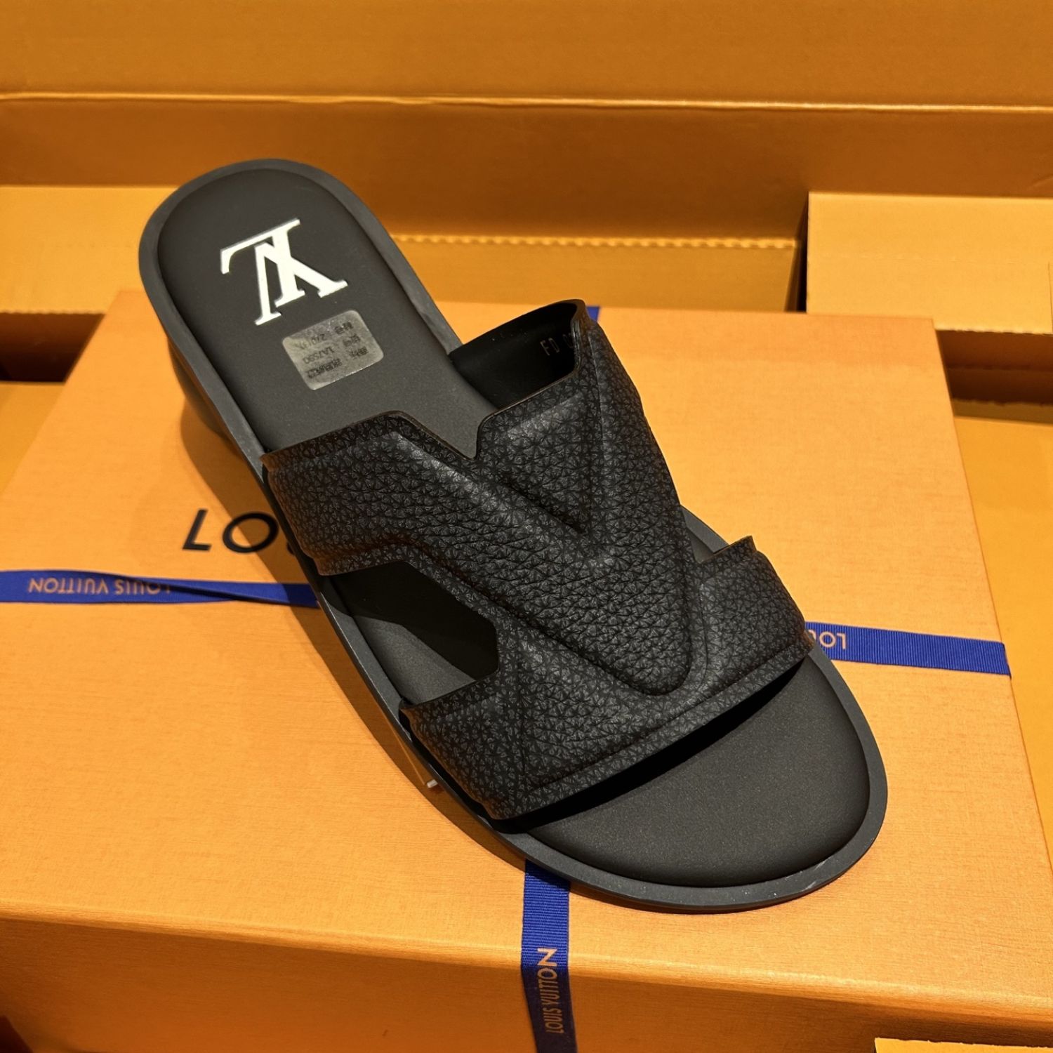 LOUIS VUITTON MULE BLACK OASIS