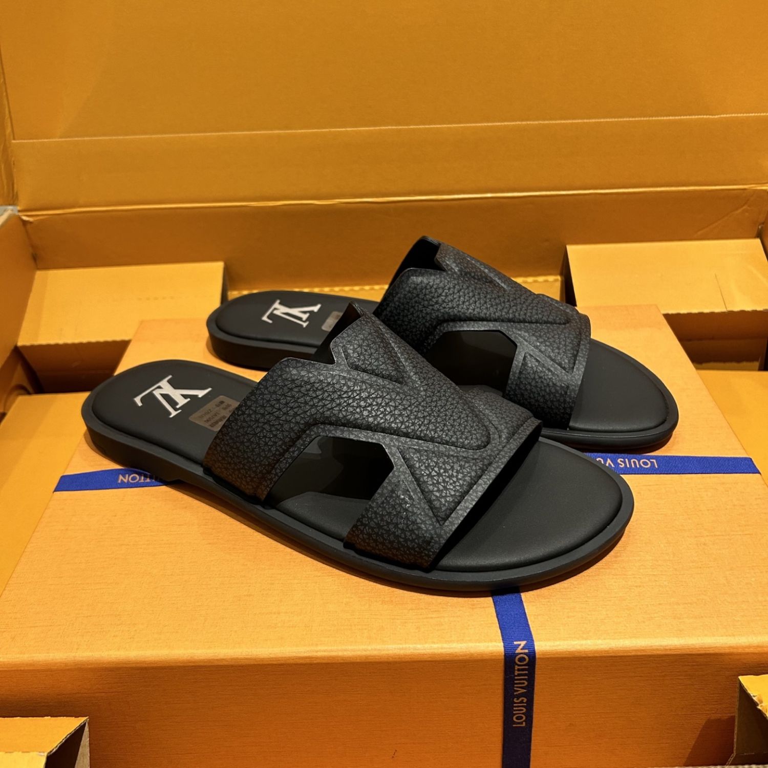 LOUIS VUITTON MULE BLACK OASIS