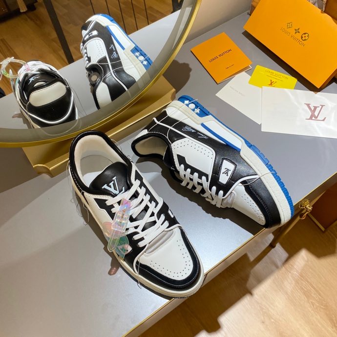 Louis Vuitton Trainer Sneaker Black White