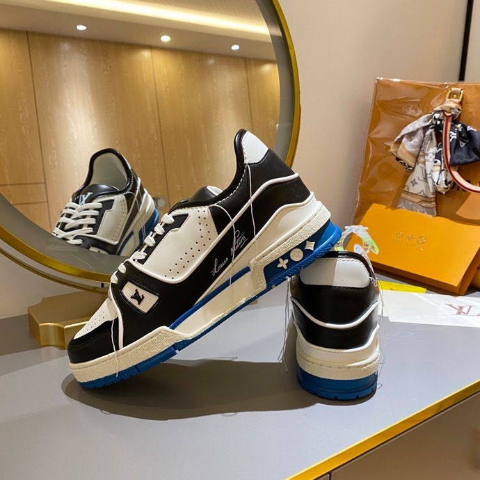 Louis Vuitton Trainer Sneaker Black White