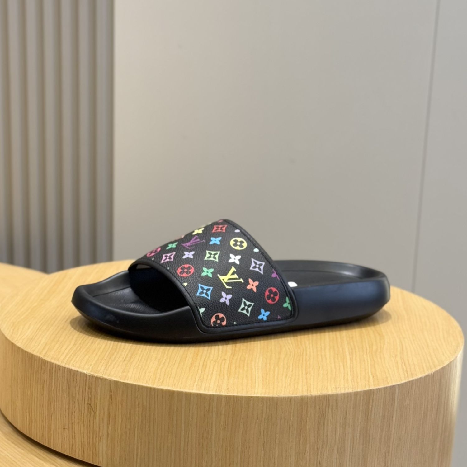 LOUIS VUITTON MULE MONOGRAM BLACK WATERFRONT