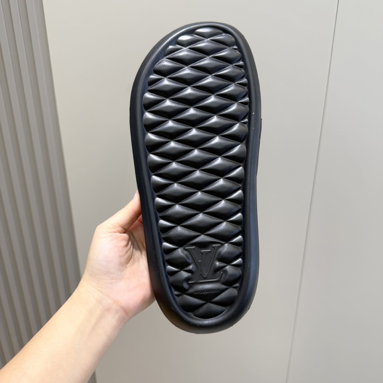 LOUIS VUITTON MULE MONOGRAM BLACK WATERFRONT