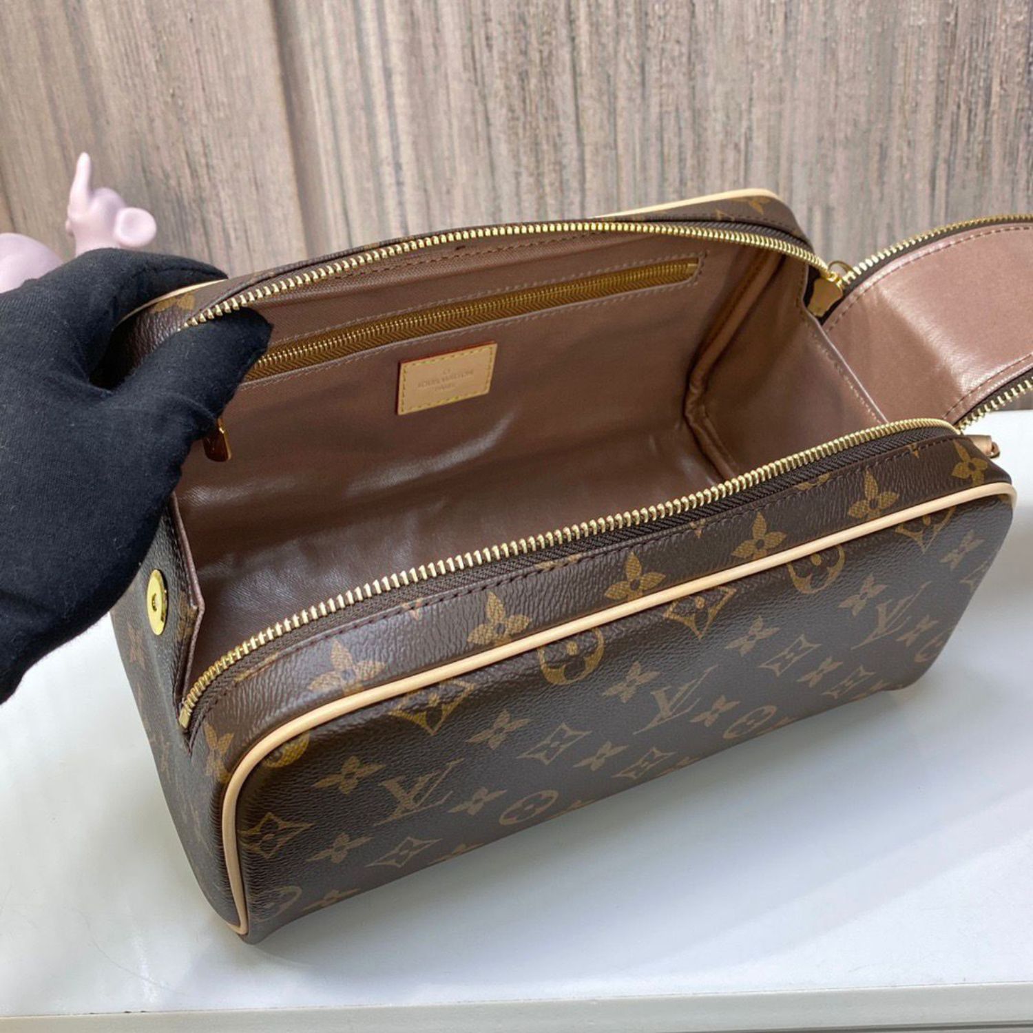 LOUIS VUITTON BROWN KING SIZE TOILETRY MONOGRAM CANVAS