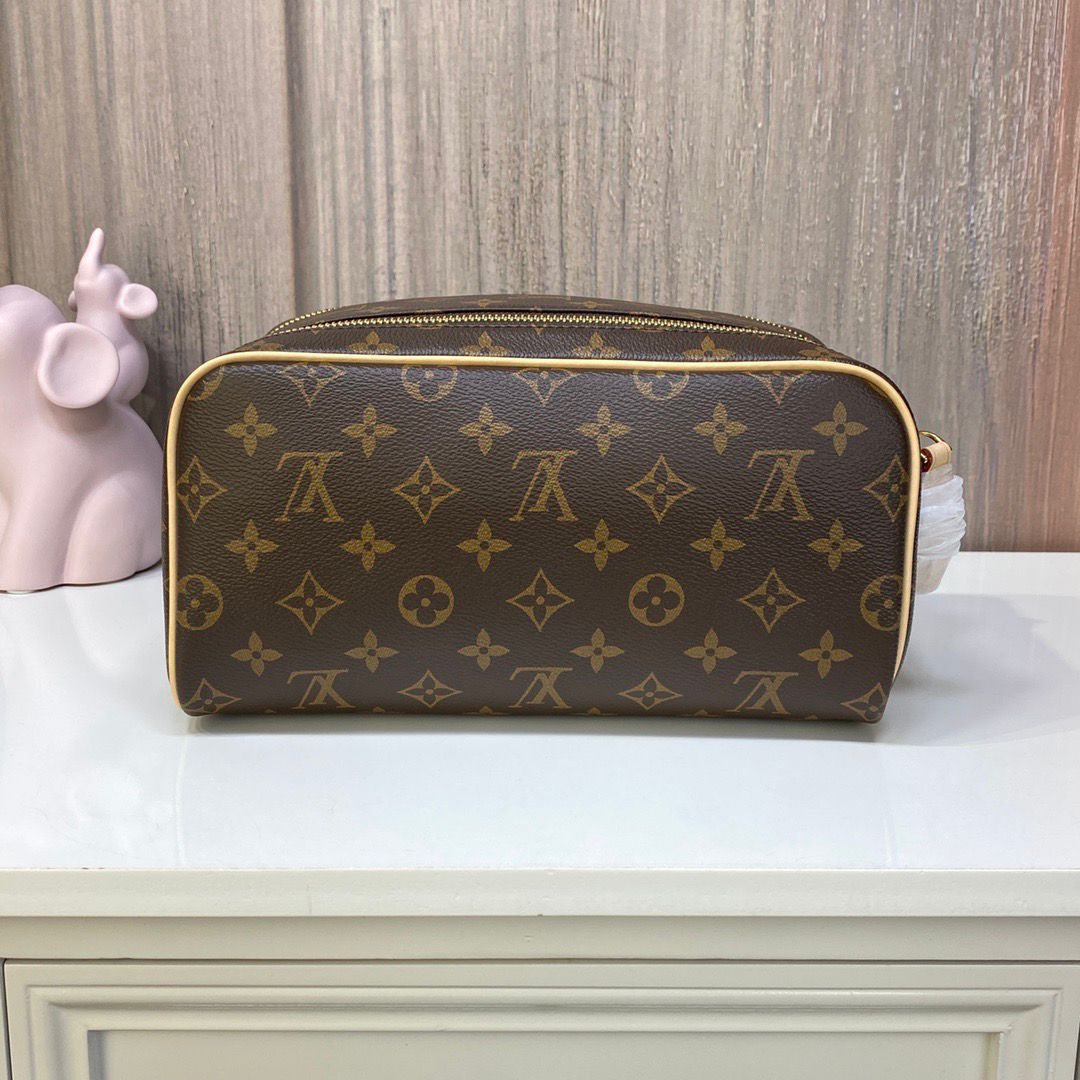 LOUIS VUITTON BROWN KING SIZE TOILETRY MONOGRAM CANVAS