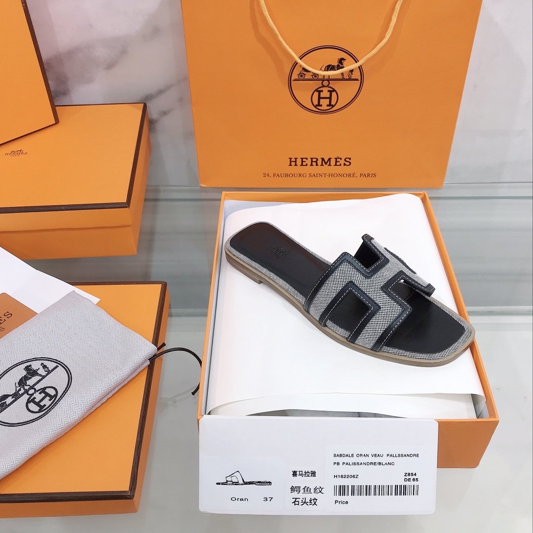HERMES BLACK/SILVER ORAN SANDAL
