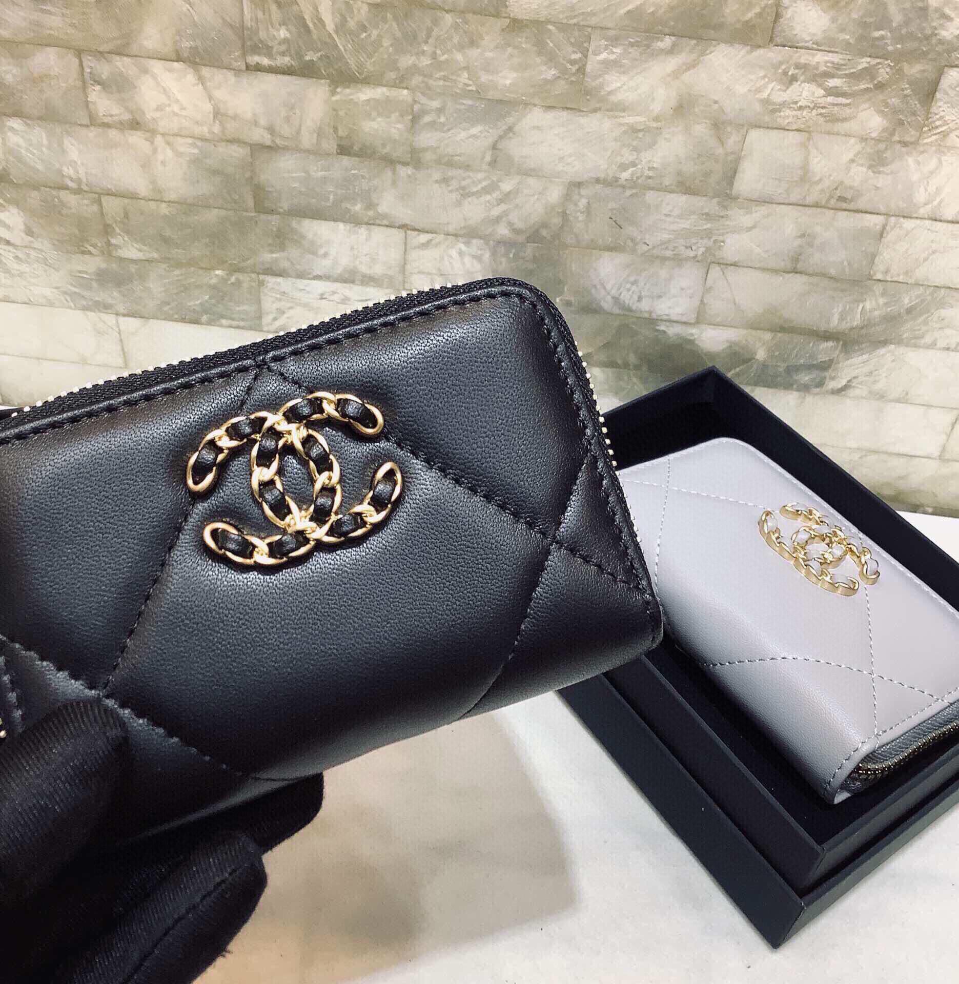 CHANEL 19 CARD HOLDER WITH ZIPPER LEATHER BLACK WALLET