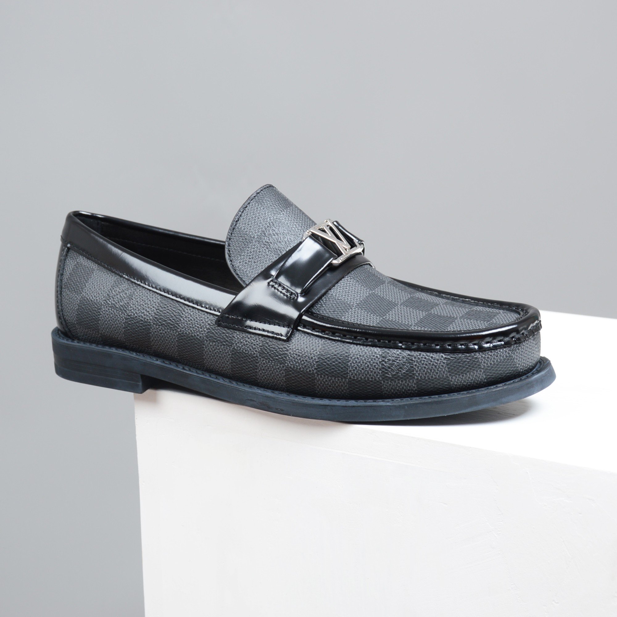 LOUIS VUITTON CLASSIC BLACK MOCCASIN BLACK/ GREY