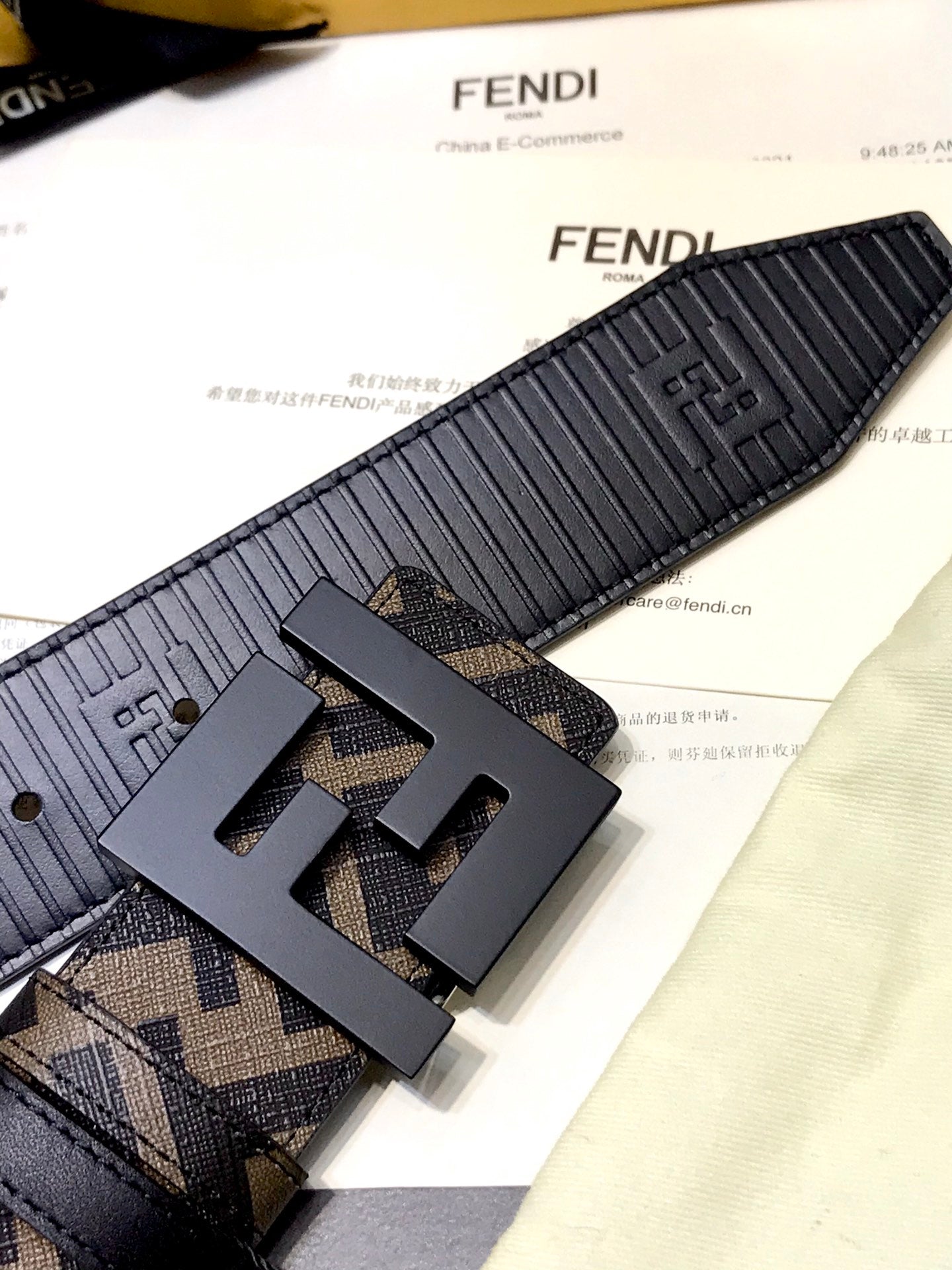 FENDI’S REVERSIBLE FENDI LEATHER BELT BROWN 40MM