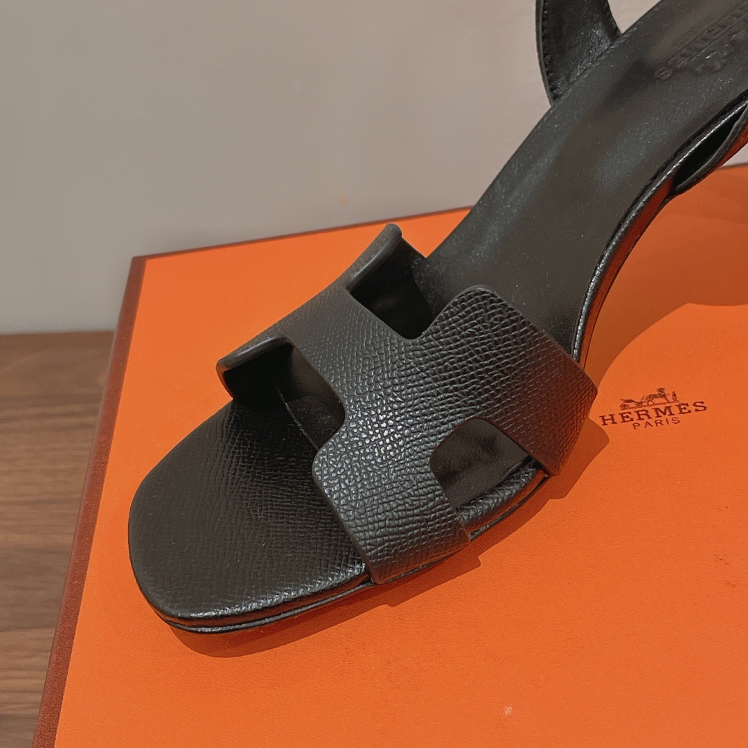 HERMES NOIR ETERNITE SANDAL