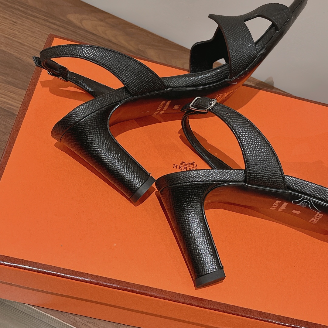 HERMES NOIR ETERNITE SANDAL