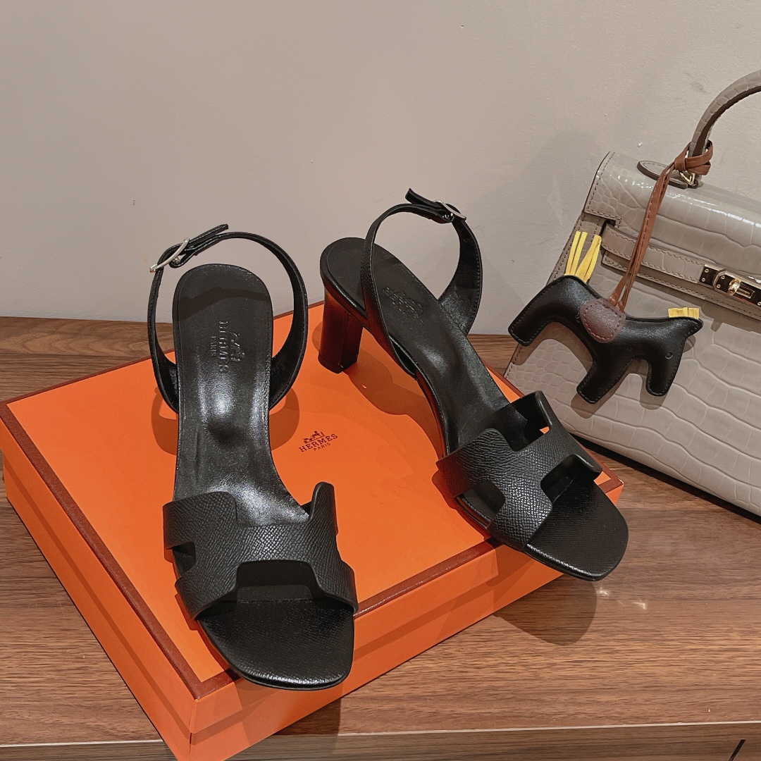 HERMES NOIR ETERNITE SANDAL