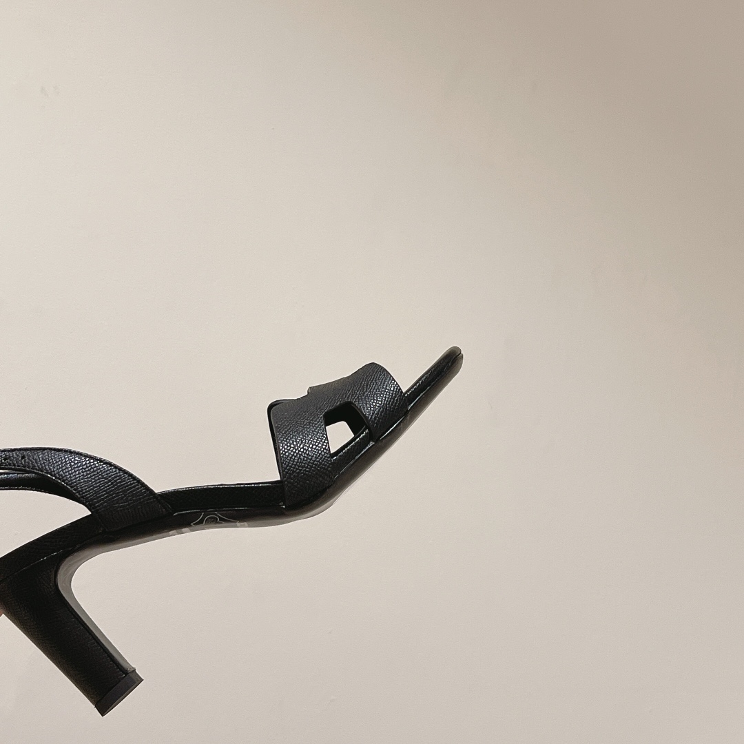 HERMES NOIR ETERNITE SANDAL