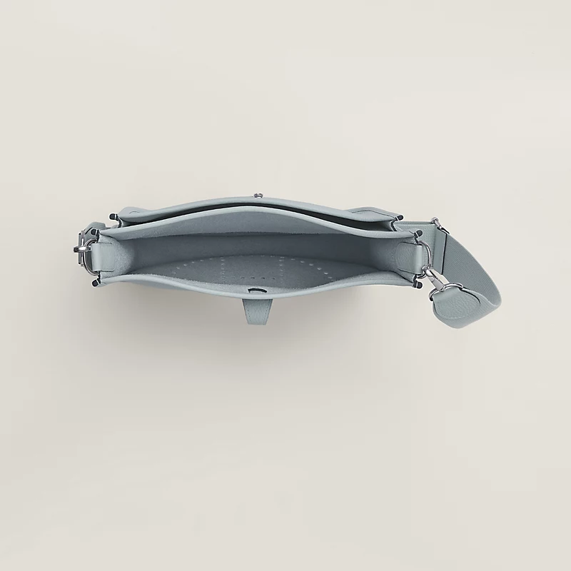 evelyne-iii-29-bag--056277CK08-worn-4-0-0-800-800_g