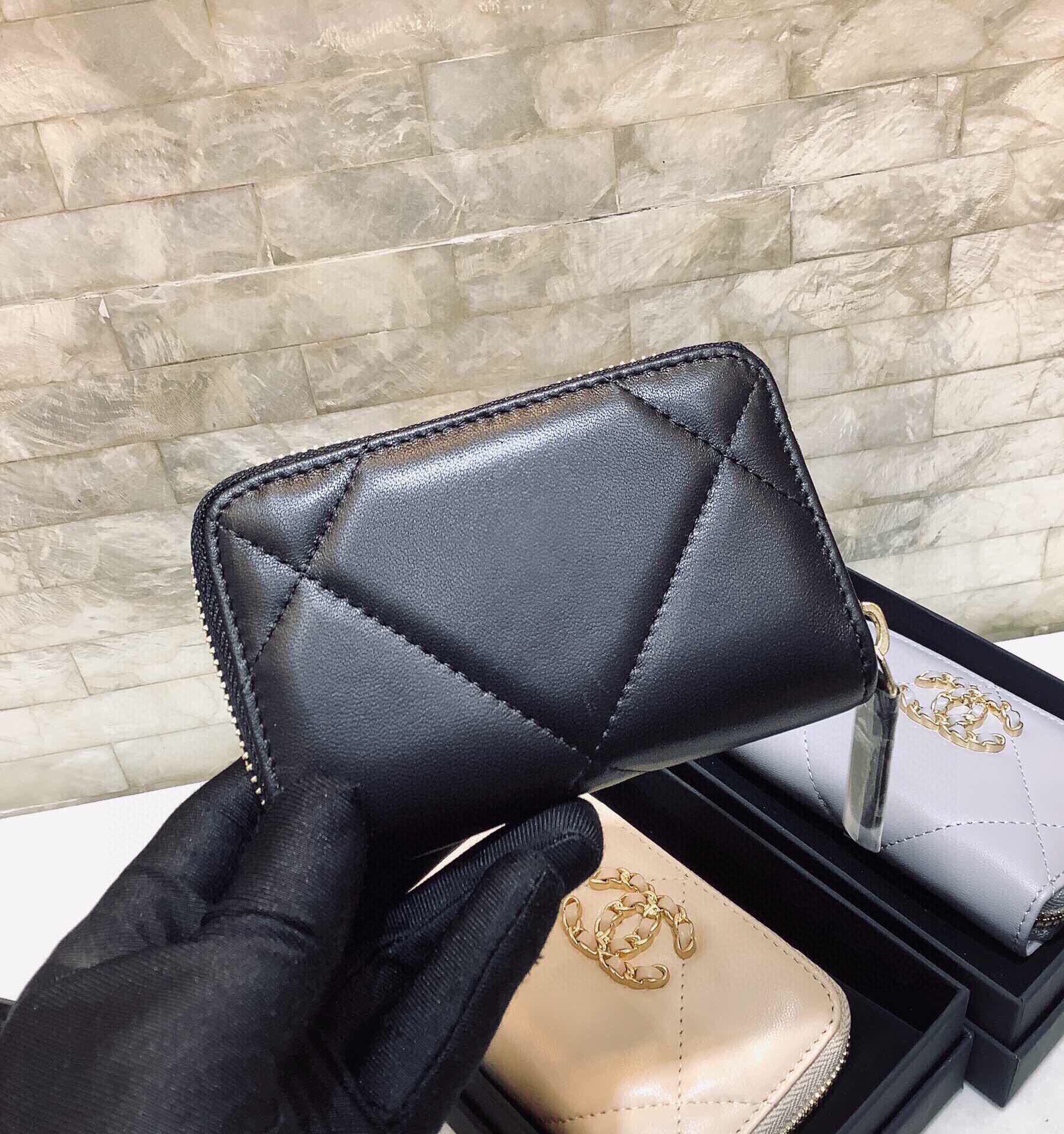 CHANEL 19 CARD HOLDER WITH ZIPPER LEATHER BLACK WALLET