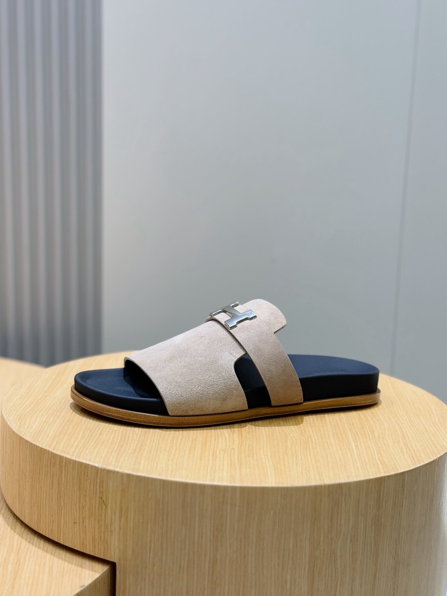 HERMES SANDAL JAURES GRAYISH ORANGE