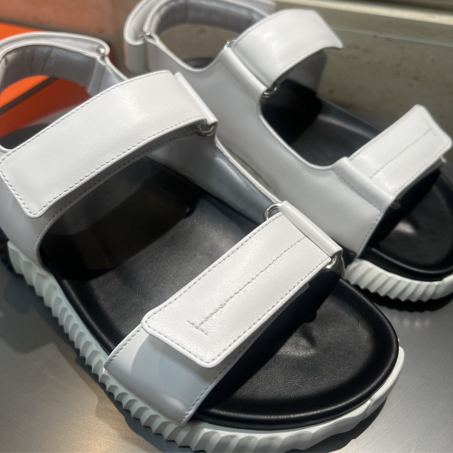 hermes-junior-sandal-blanc