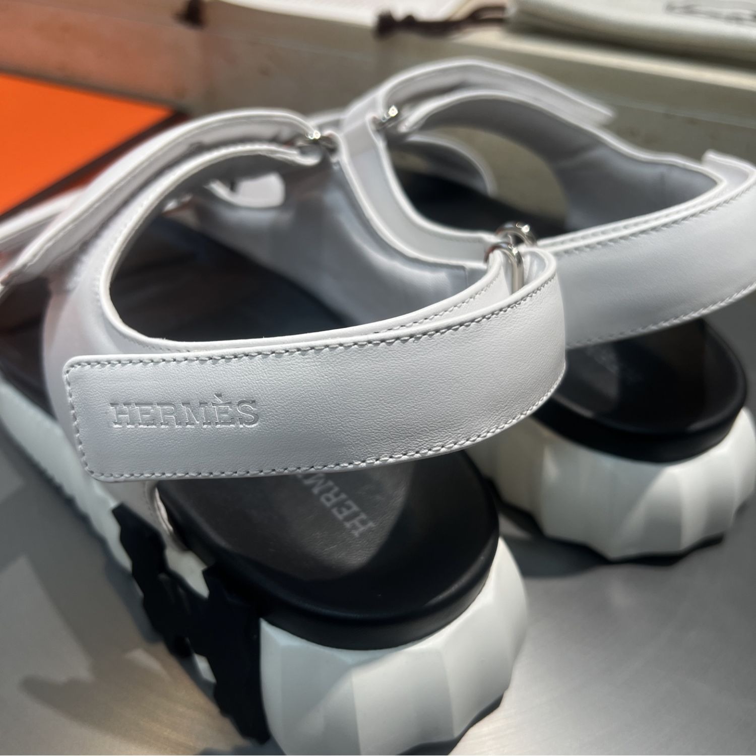 hermes-junior-sandal-blanc