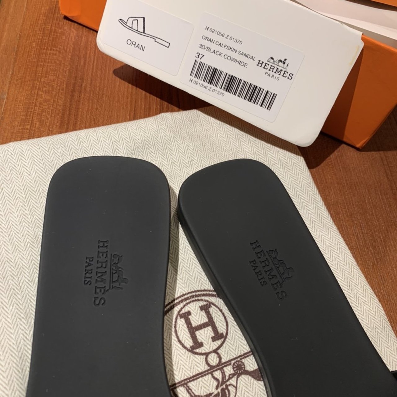 HERMES BLACK ALOHA SANDAL