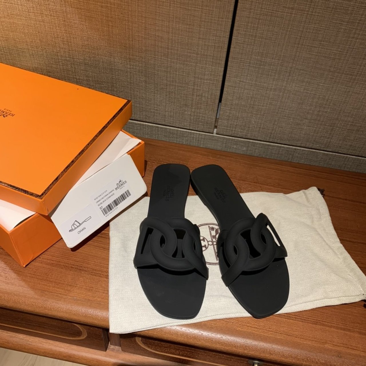 HERMES BLACK ALOHA SANDAL