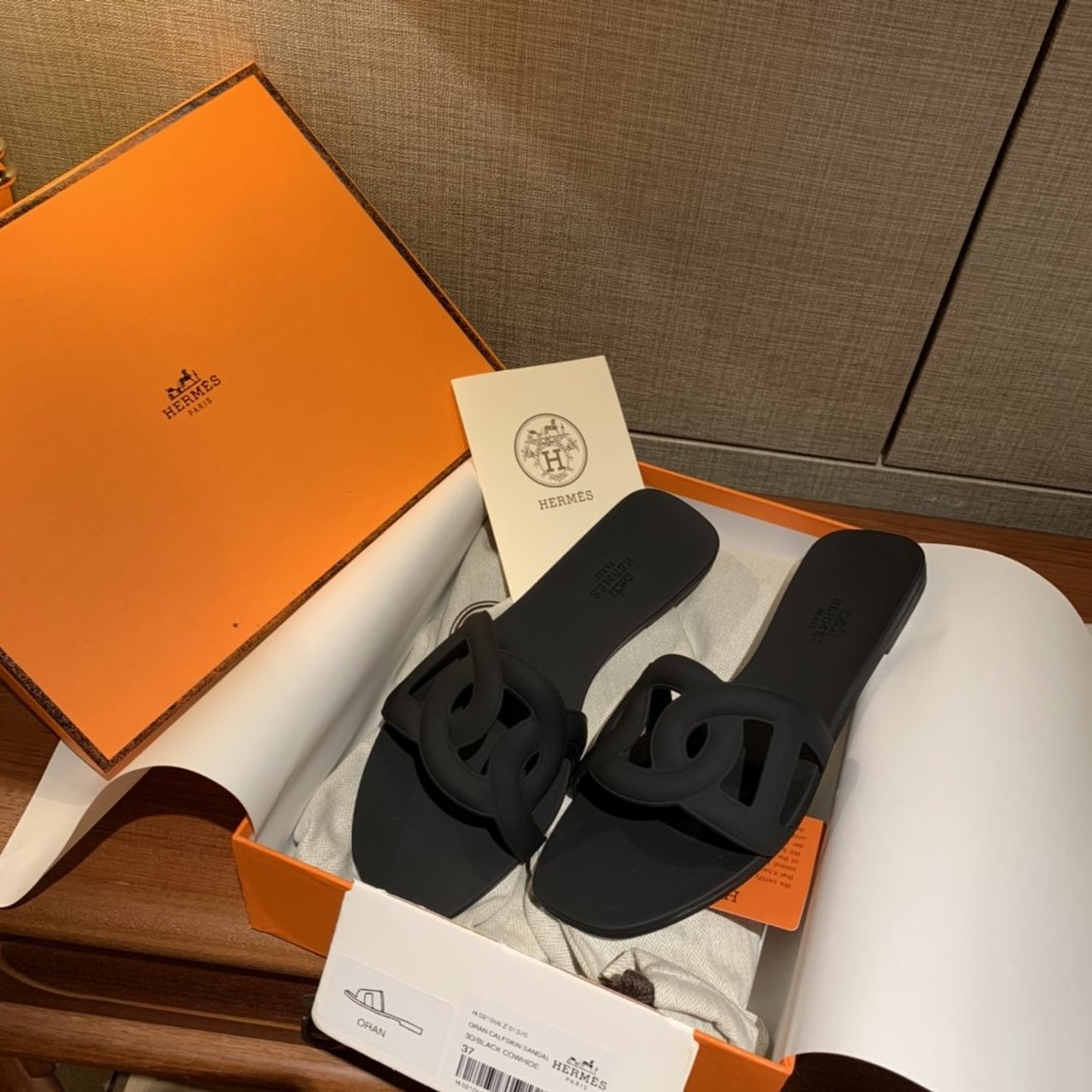 HERMES BLACK ALOHA SANDAL