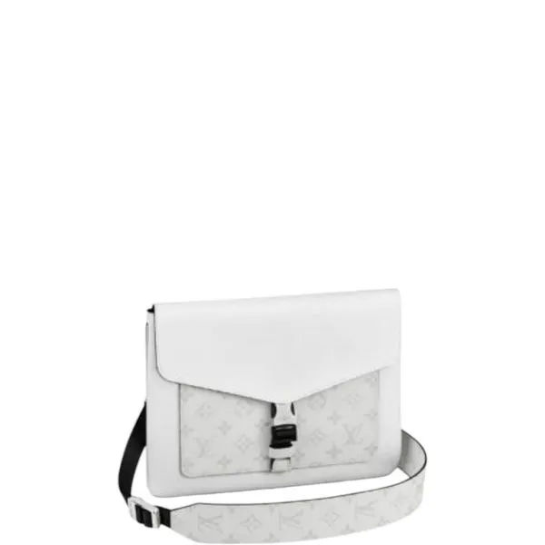 Louis Vuitton Outdoor Flap Messenger Monogram Taigarama 27cm M30411