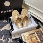 SANDAL-CHANEL-QUILTED-FLIP-FLOP-SANDALS-BEIGE.jpg
