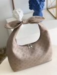 LOUIS-VUITTON-WHY-KNOT-MM-BEIGE-1.jpg