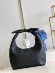 LOUIS-VUITTON-WHY-KNOT-MM-BLACK-1.jpg