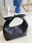 LOUIS-VUITTON-WHY-KNOT-MM-BLACK-1.jpg