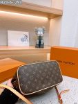 LOUIS-VUITTON-PALERMO-PM-MONOGRAM-SHOULDER-BAG.jpg