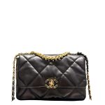 2 leather corners Double zip closure Outside flat pocket with magnetic closure