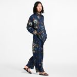 2 leather corners Double zip closure Outside flat pocket with magnetic closure (1)