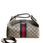 2 leather corners Double zip closure Outside flat pocket with magnetic closure