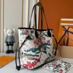 2 leather corners Double zip closure Outside flat pocket with magnetic closure (1)
