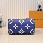 2 leather corners Double zip closure Outside flat pocket with magnetic closure (1)