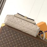 2 leather corners Double zip closure Outside flat pocket with magnetic closure (1)